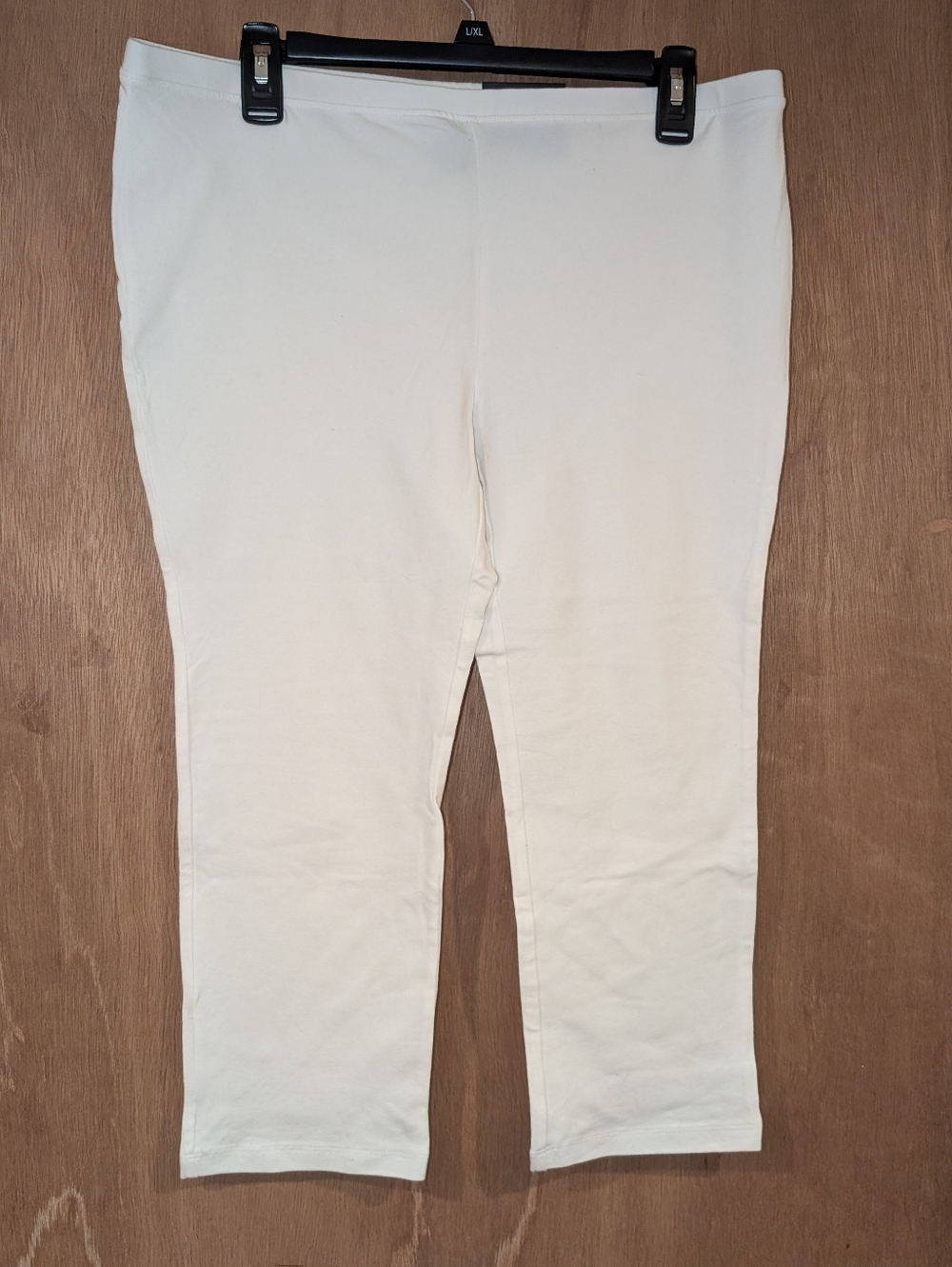 White Capri Stretch Leggings